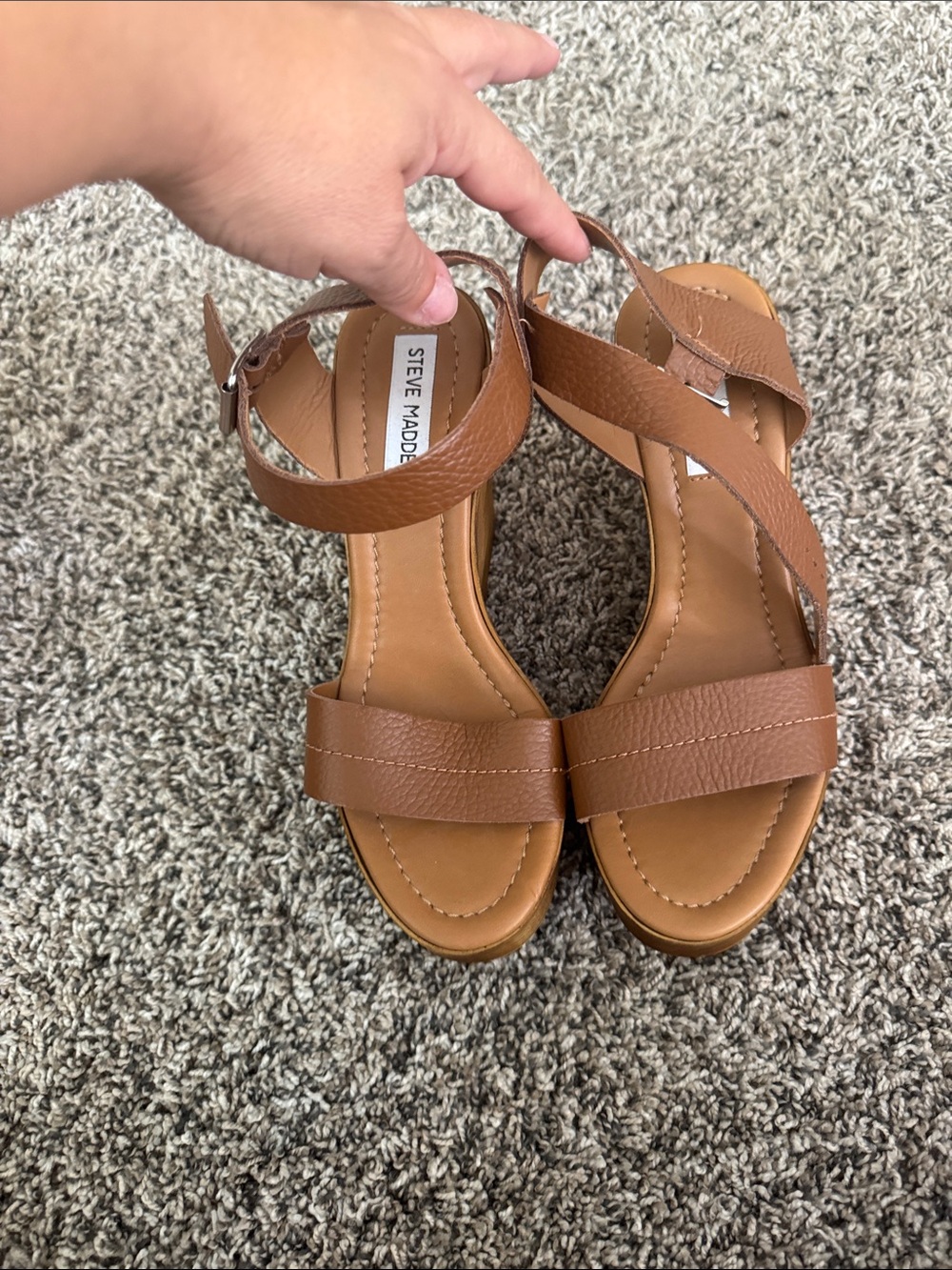 Steve Madden Tan Cross-Strap Leather Sandals